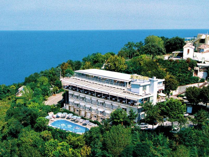 Hotel Posillipo Gabicce Mare Exterior photo