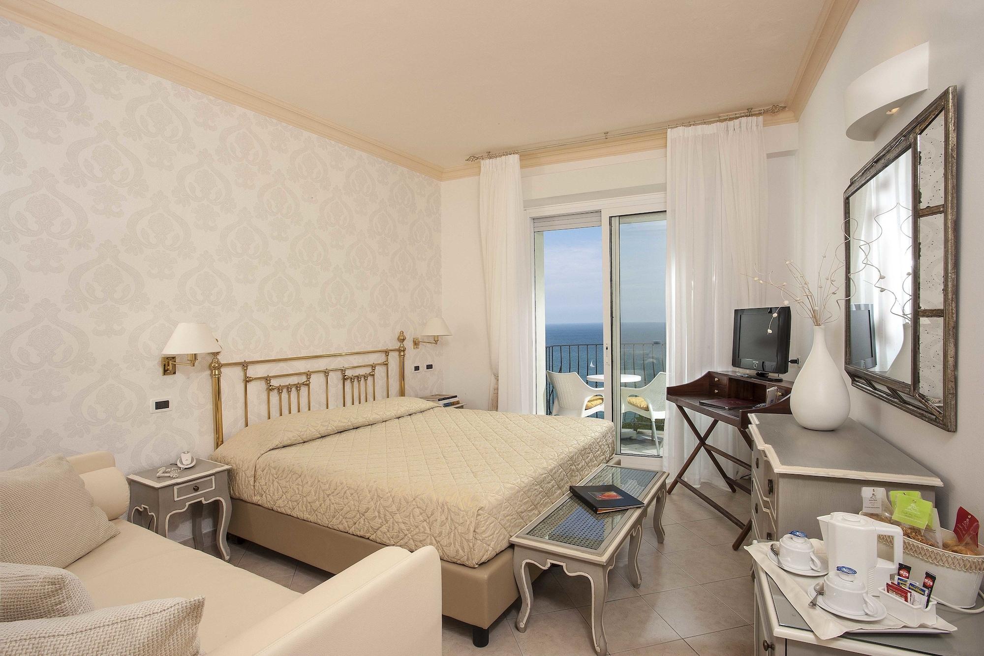 Hotel Posillipo Gabicce Mare Exterior photo