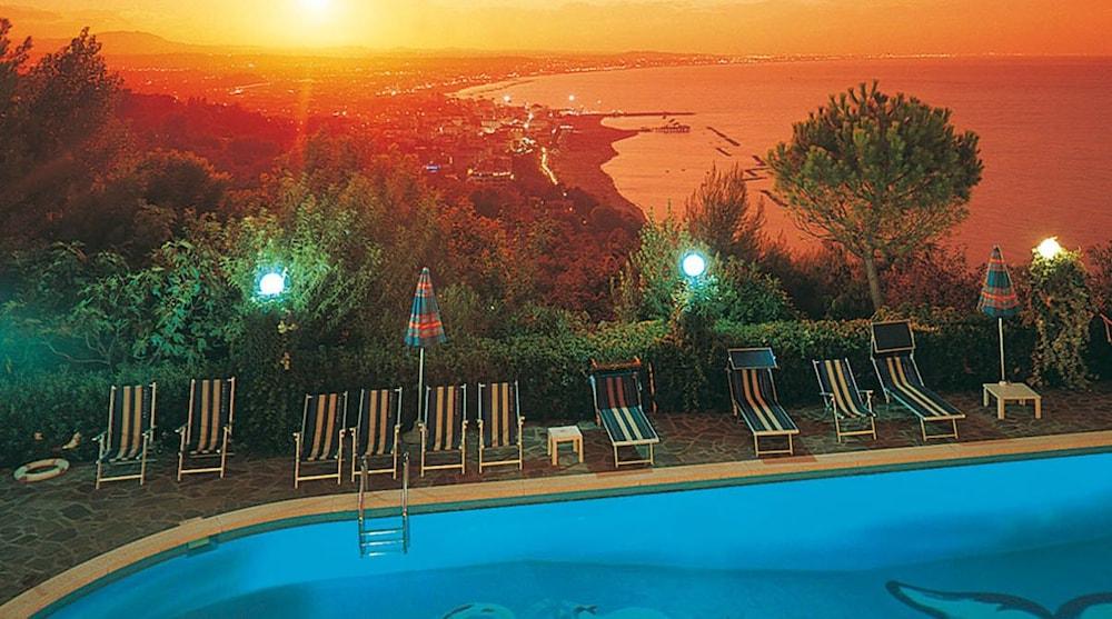 Hotel Posillipo Gabicce Mare Exterior photo